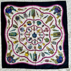 NEW HERMES Qu'importe le flacon Pourvu qu'on ait l'ivresse Silk Scarf